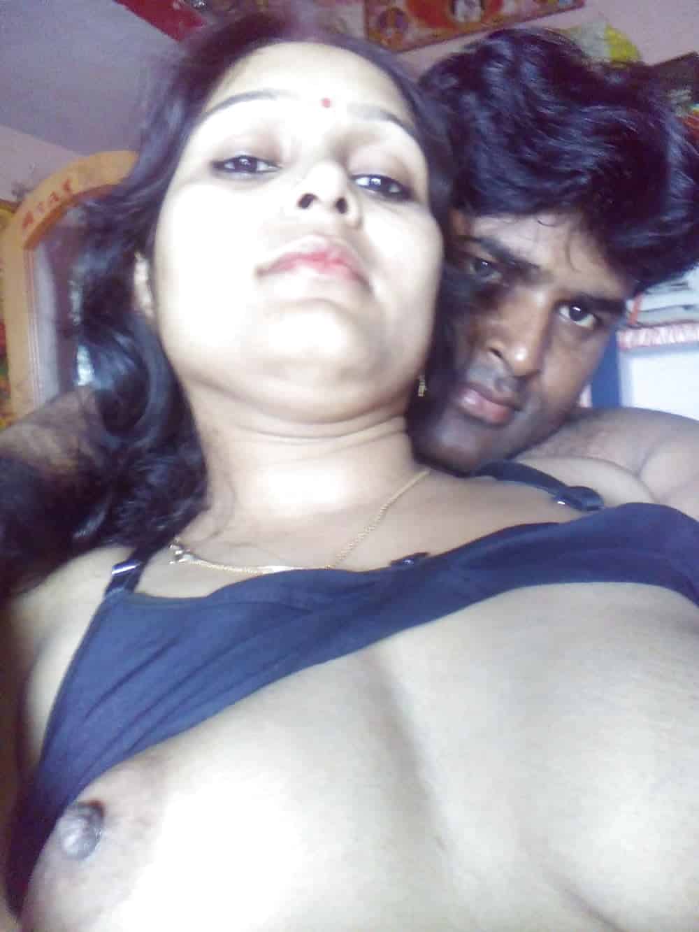 indian wife nude selfie